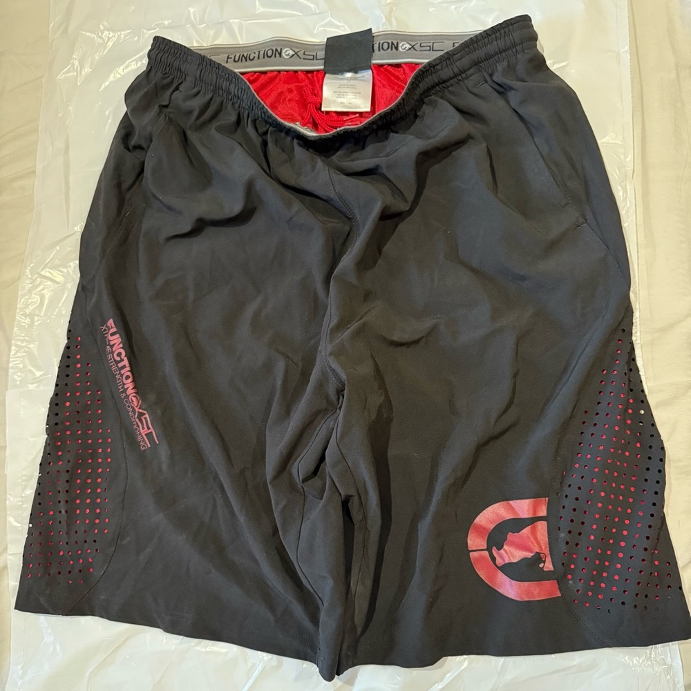NWOT XSC FUNCTION men shorts new , Large size , never worn - Picture 2 of 4